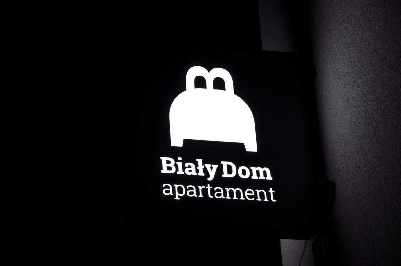 Bialy Dom - 2 Bedrooms Katowice Exterior foto